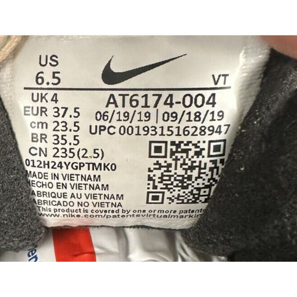 Nike Air Max 270 React Women's Running Shoes Size 6.5 Black White AT6174-004 - Picture 4 of 7